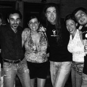 Foto di gruppo con signorine procaci (con French e Coma)