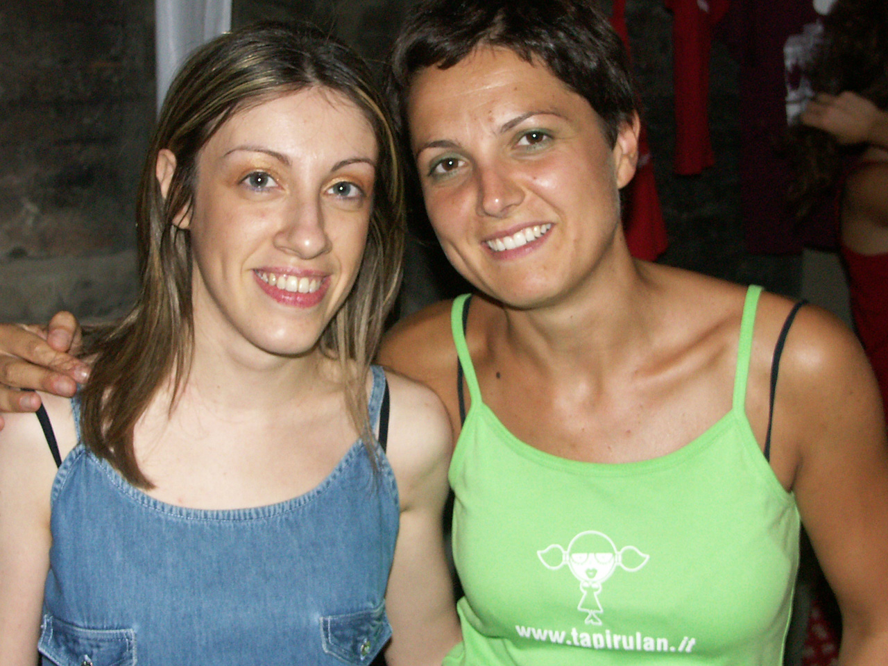La tapirugirl Raffy abbraccia una nuova associata per riconoscenza