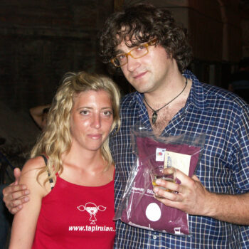 La tapirugirl Elena in posa con Ugo dei Gran Ciambellano