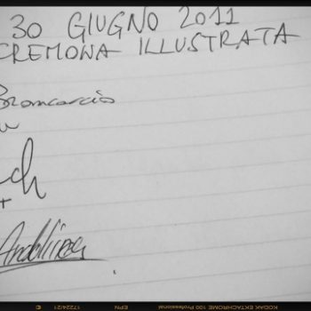 Le prime firme sul quaderno degli ospiti