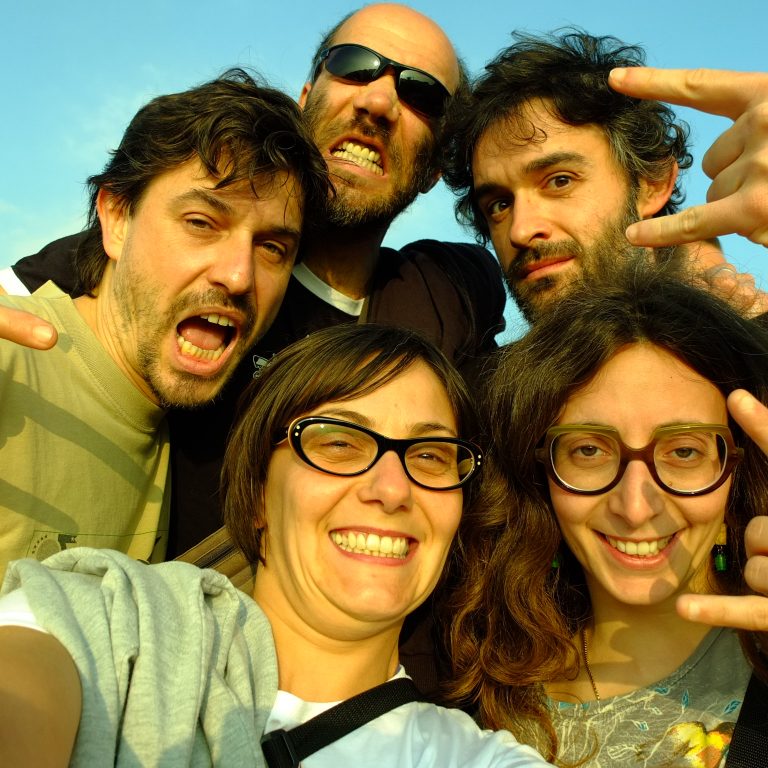 I Wacky racers transfughi. È stata scattata proprio quel giorno lì, più o meno a quell'ora lì, però un po' più in là