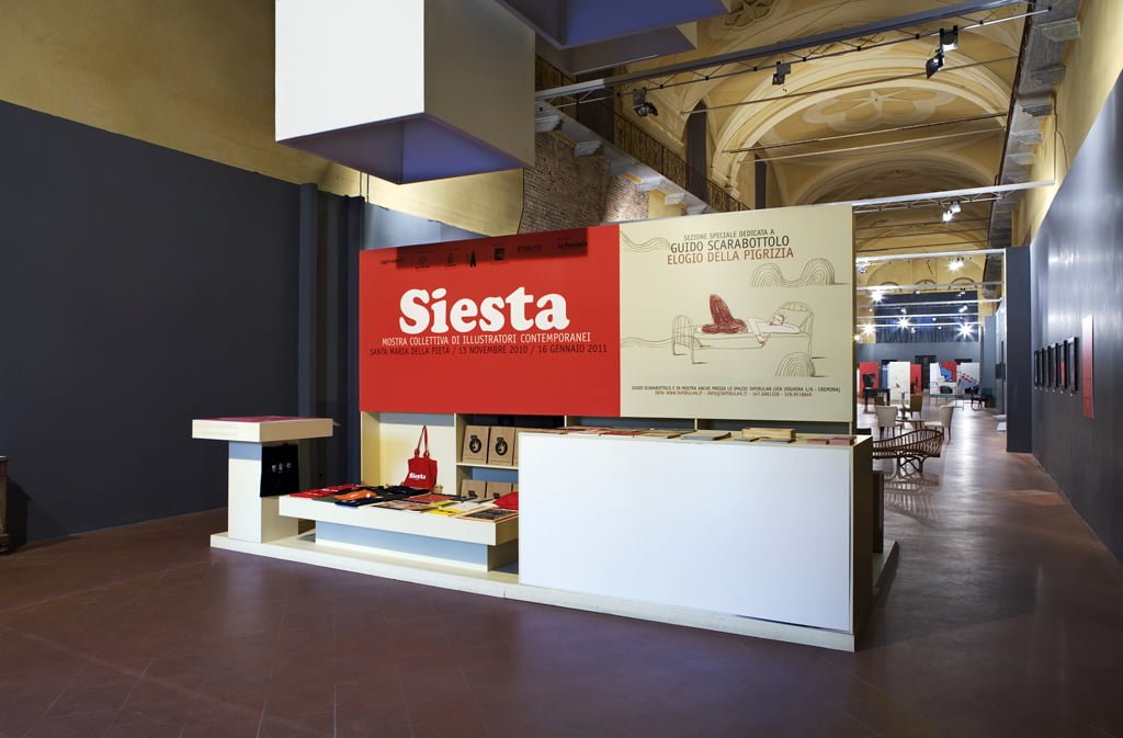 Allestimento mostra Siesta ed Elogio della pigrizia di Guido Scarabottolo - Santa Maria della Pietà Cremona