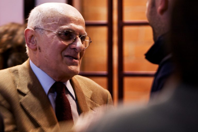 Tony Wolf alla mostra La saggezza popolare, Sala degli Alabardieri del Comune di Cremona (28 febbraio 2009, foto di Fabio Iaschi)