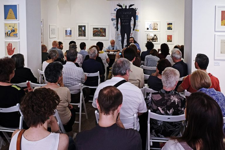 Il pubblico presente alla premiazione dell'ottava edizione del concorso di poesia