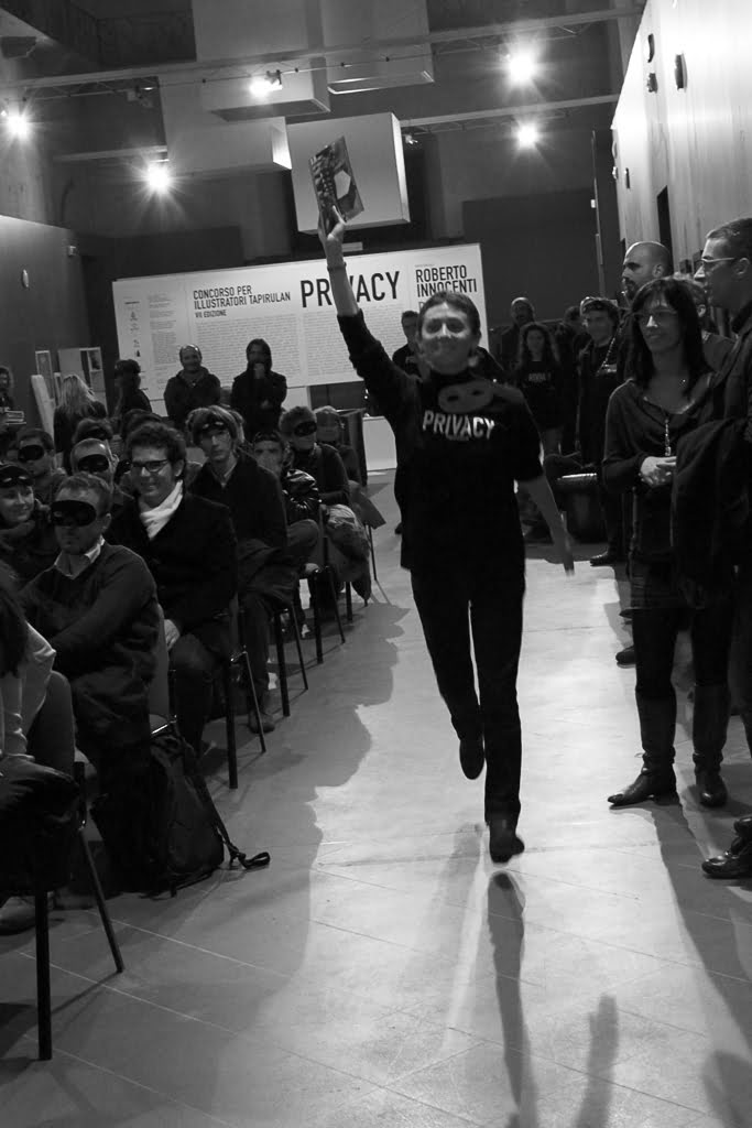 Inaugurazione mostra Privacy e Da capo a piedi di Roberto Innocenti