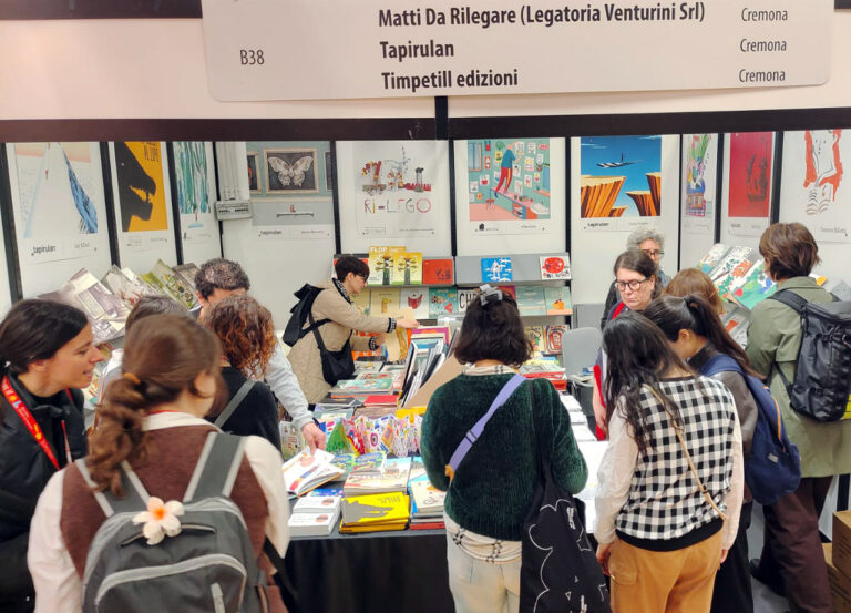 Lo stand di Tapirulan alla fiera di Bologna 2026